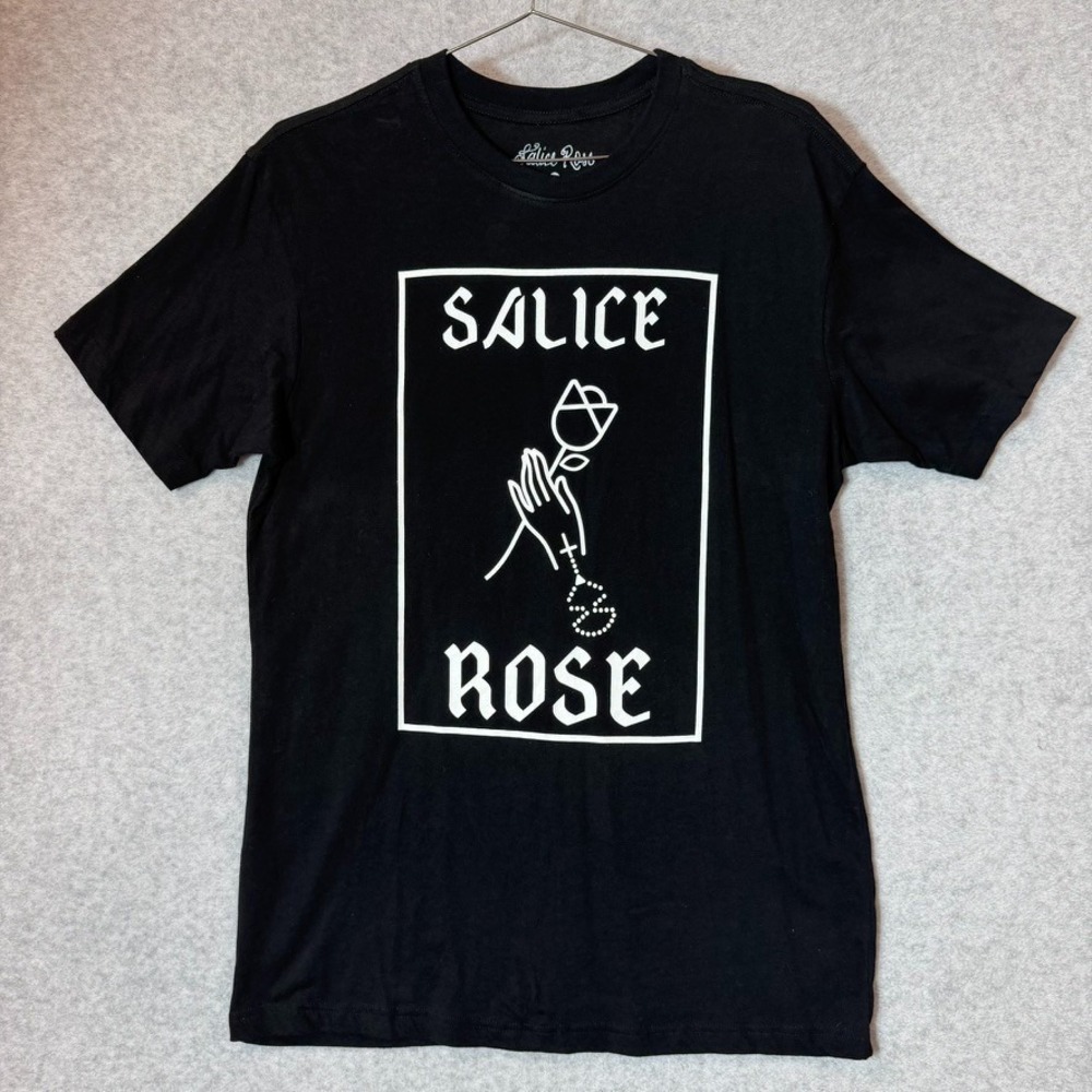 Salice Rose Graphic T-Shirt Adult Medium Black Praying Hands Rosary Influencer